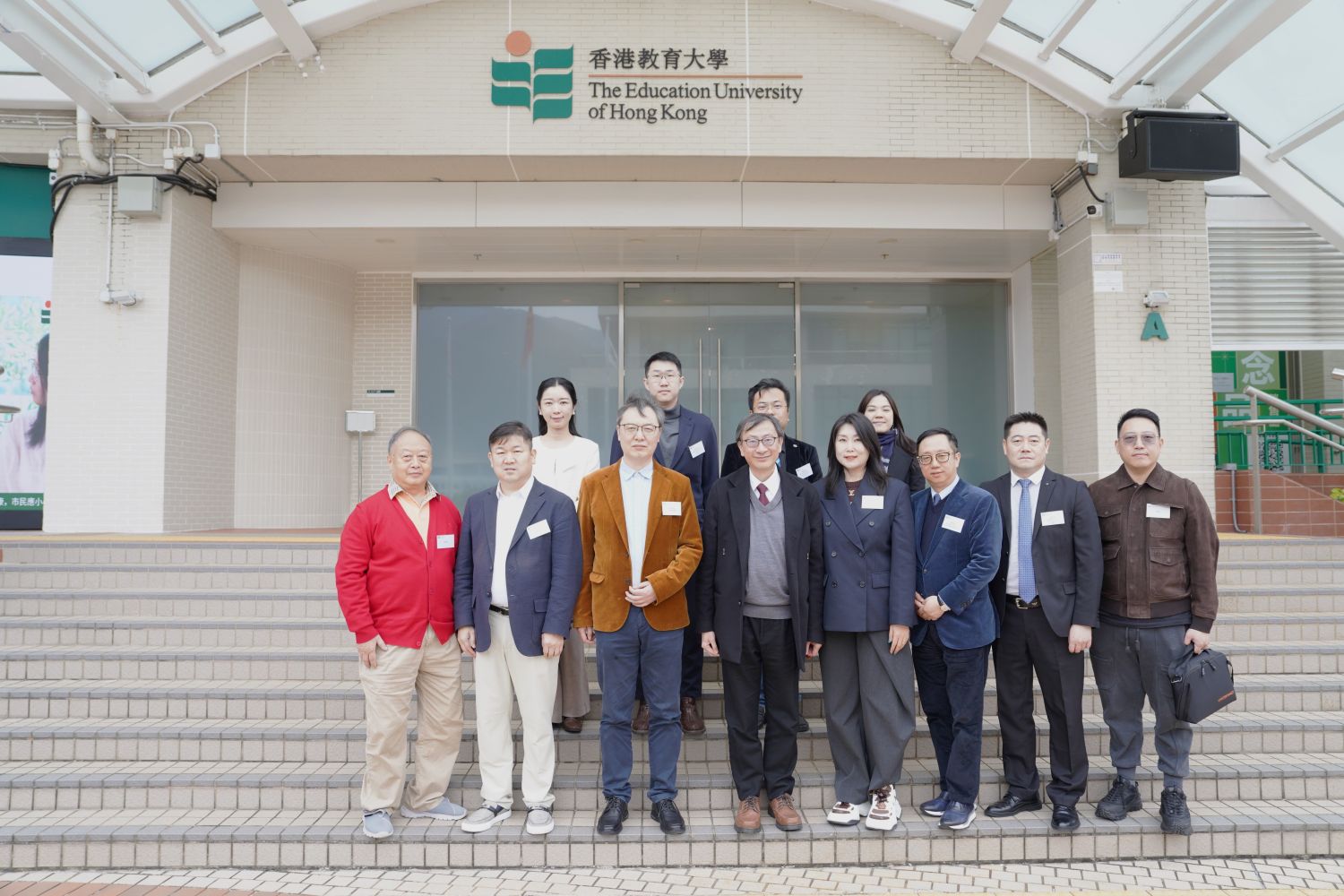 教大代表与丹桂基金会代表合影