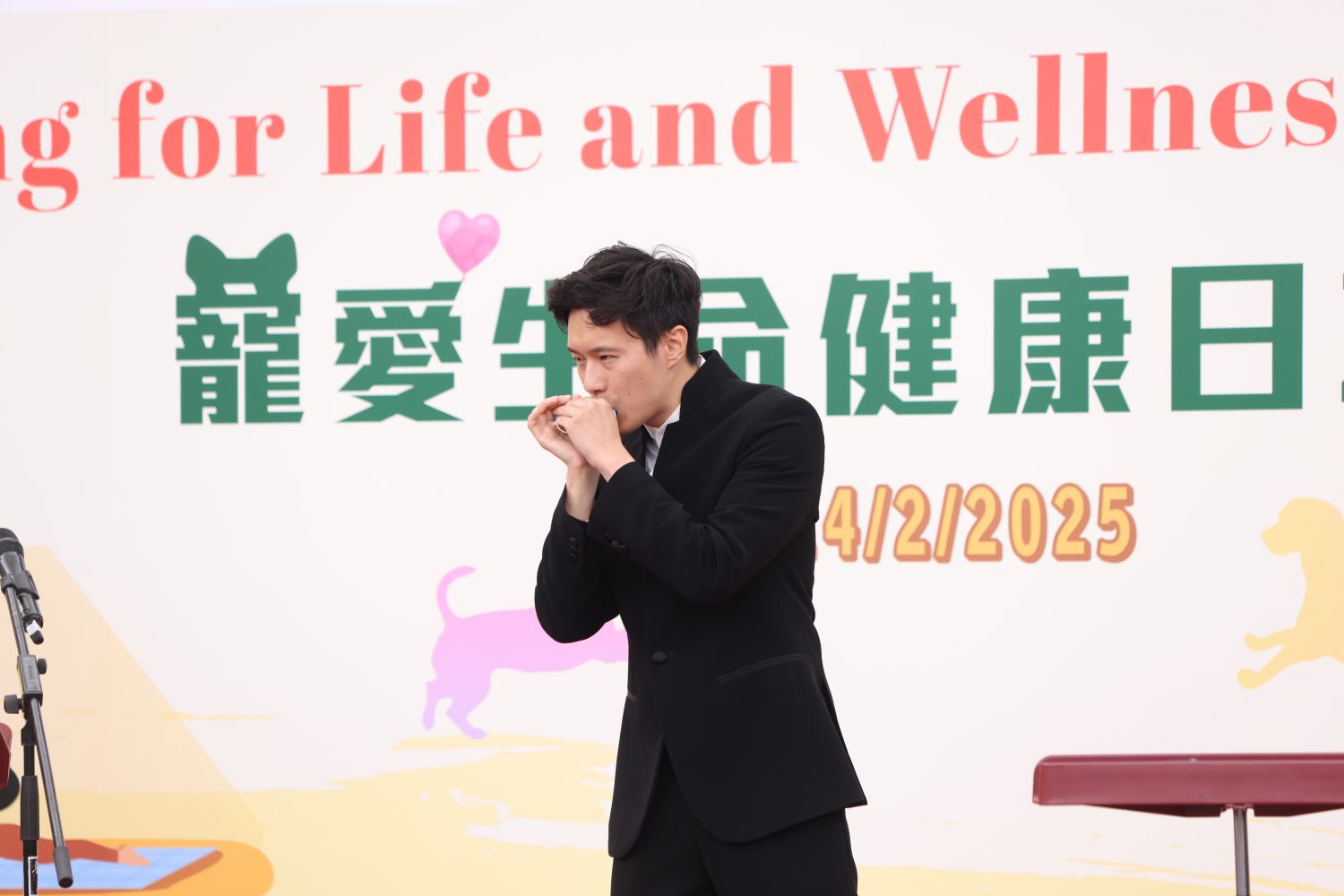 校友李俊乐先生吹奏口琴